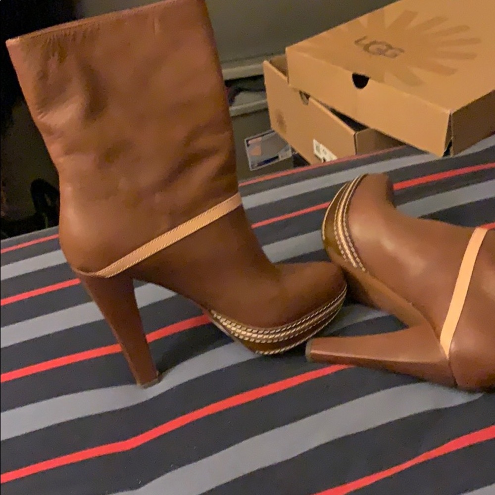 Boots - Picture 4 of 4